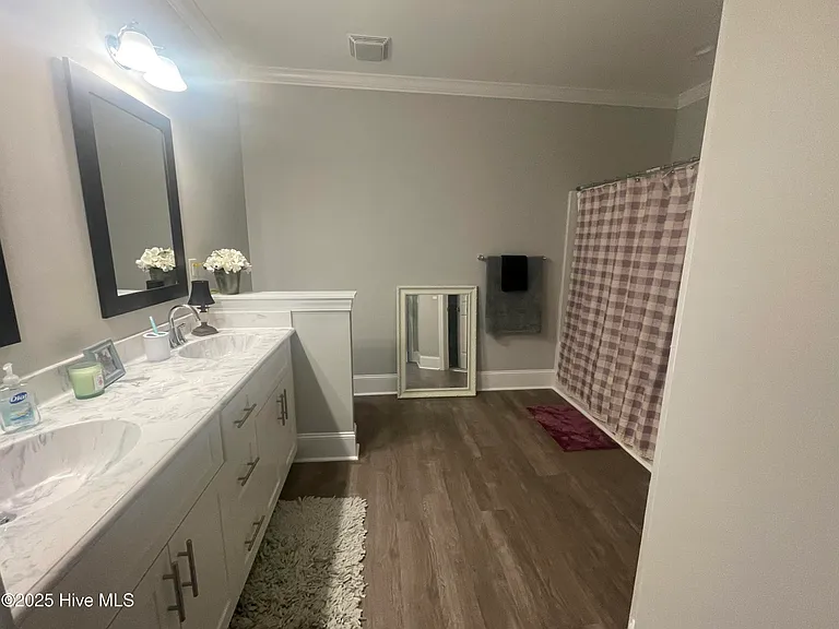 3217 Gordon Dr #A — Photo 12