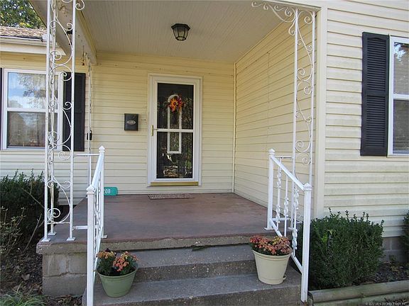 2nd image of 1208 Jamestown Dr