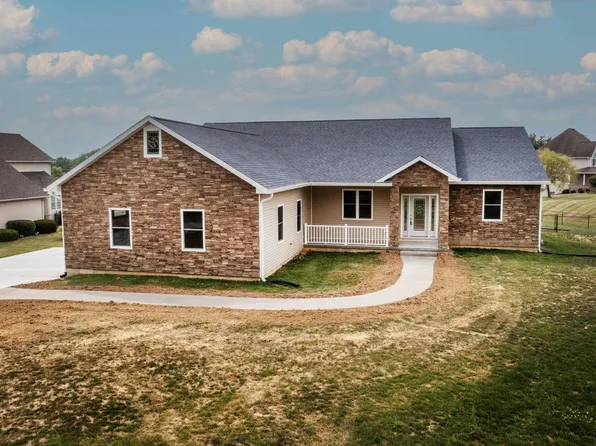 5704 Country Lake Estates Dr N, Quincy, IL 62305