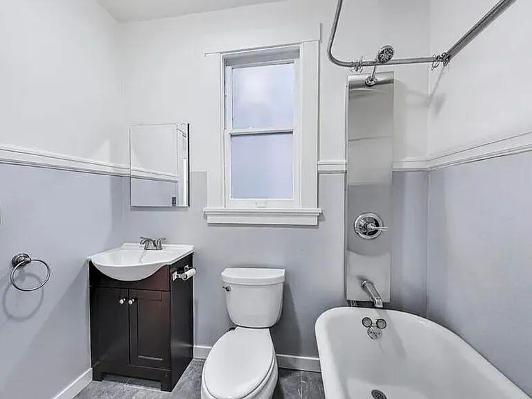 628 Lyon St #1 — Photo 3