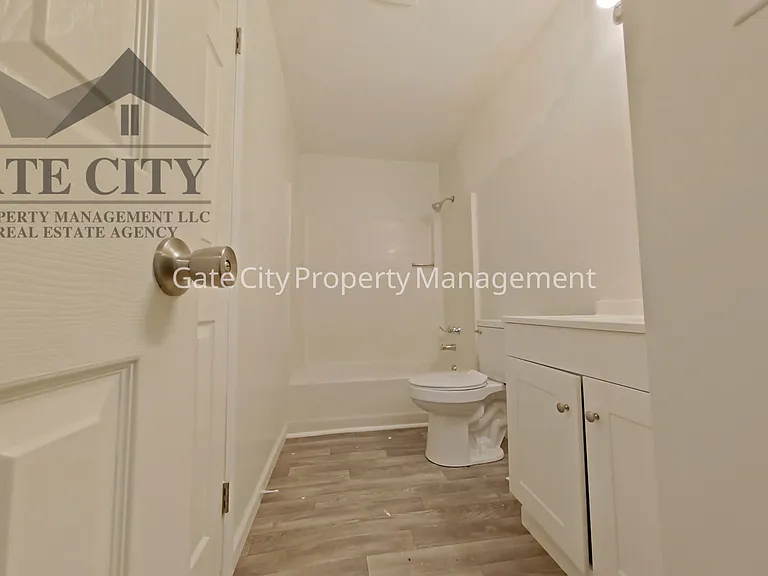 427 S Main St #9 — Photo 13