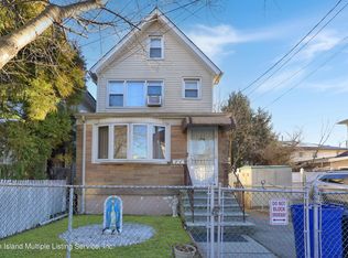 24 Continental Pl, Staten Island, NY 10303