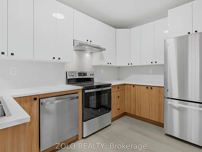 498 Charlotte St — Photo 8