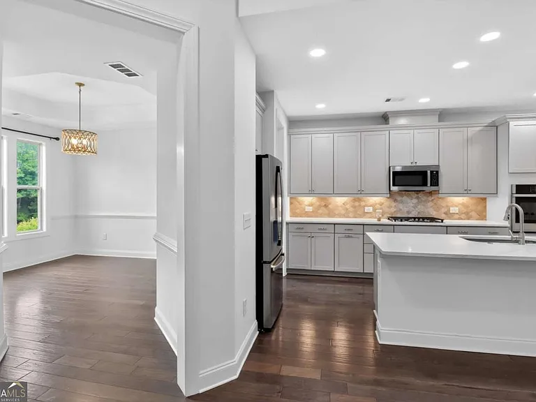 408 Cottonwood Cir — Photo 13