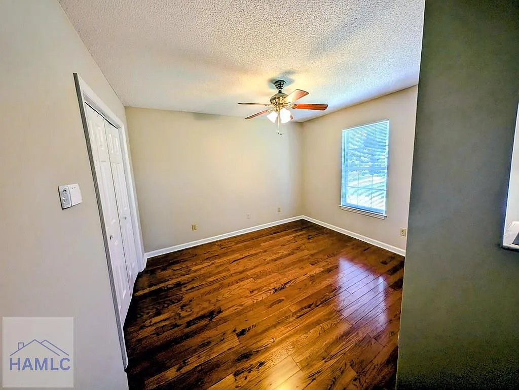 4 bed, 2.0 bath, 2171 sqft, $2,500 — Photo 3