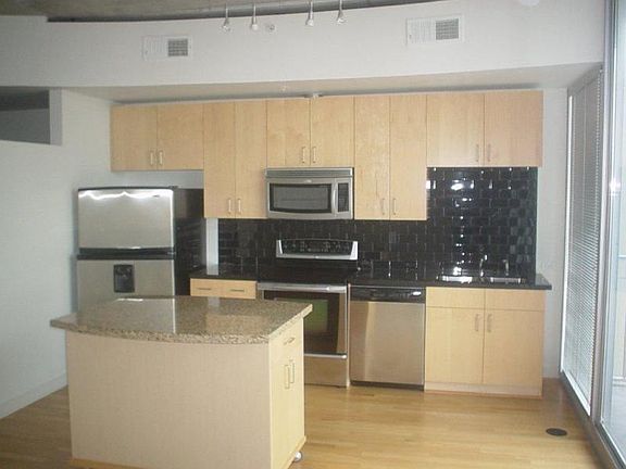 4th image of 155 Court Ave #1906