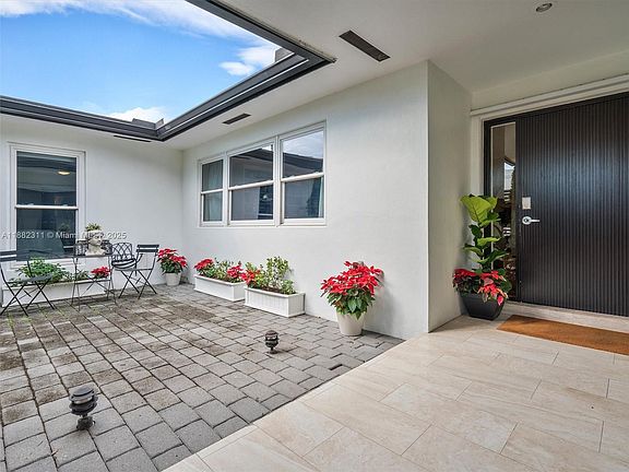 5th image of 11407 N Bayshore Dr
