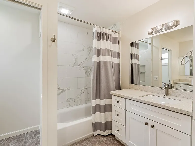 222 Mortimer Ln — Photo 21