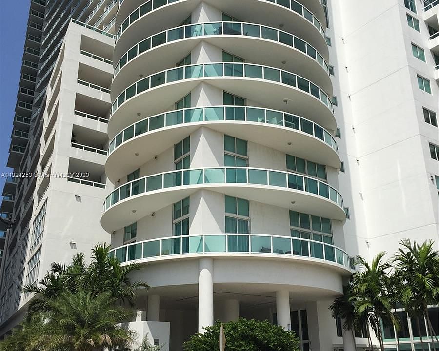1st image of 1800 N Bayshore Dr APT 1506
