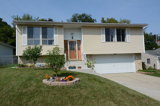 1st image of 212 Mulford Dr