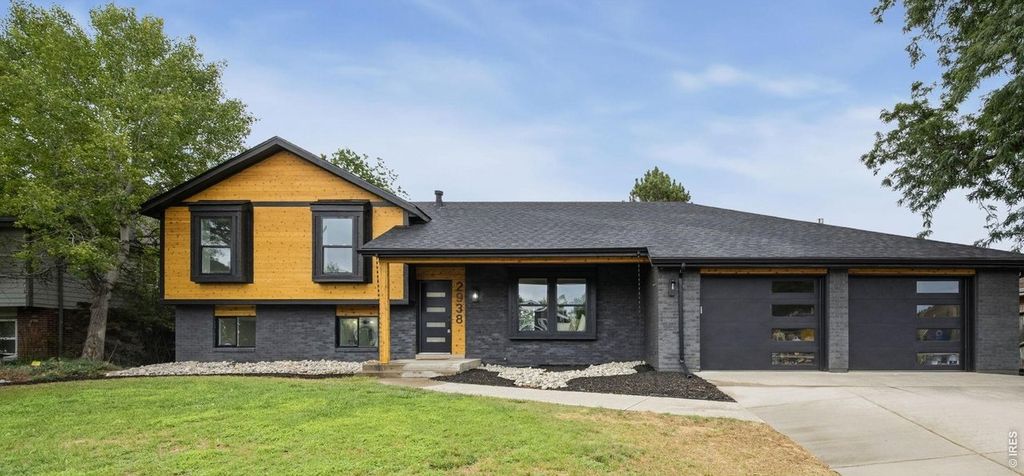 2938 Glendevey Dr