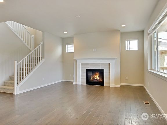 4th image of 15315 206th Avenue E #201