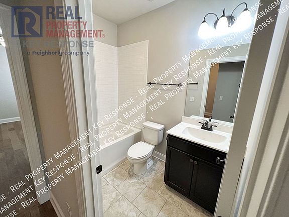 2nd image of 250 Tanglewood Ln
