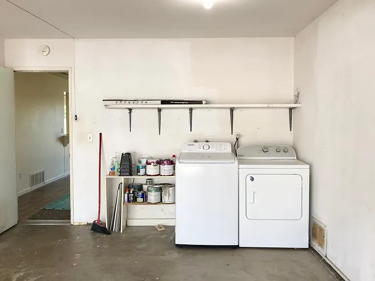 9835 Genesee Ave — Photo 13
