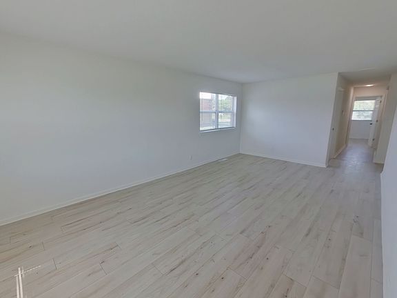 5th image of 539 N Summitlawn St