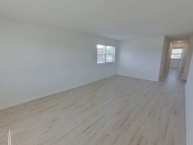 539 N Summitlawn St — Photo 5