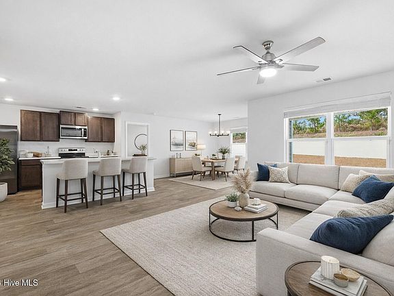 2nd image of 668 Buckeye Road NE