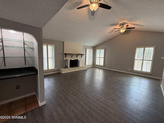 2nd image of 108 N Trevino Rd