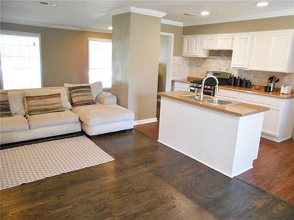 5th image of 2305 Monticello Dr