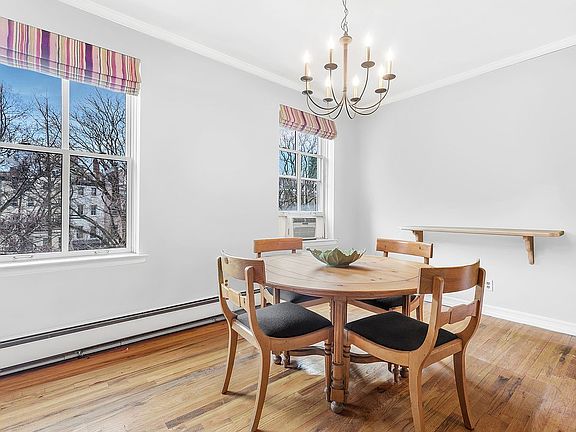 4th image of 475 W 22nd St APT 4