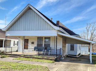 1030 N Cherry St, Mount Carmel, IL 62863