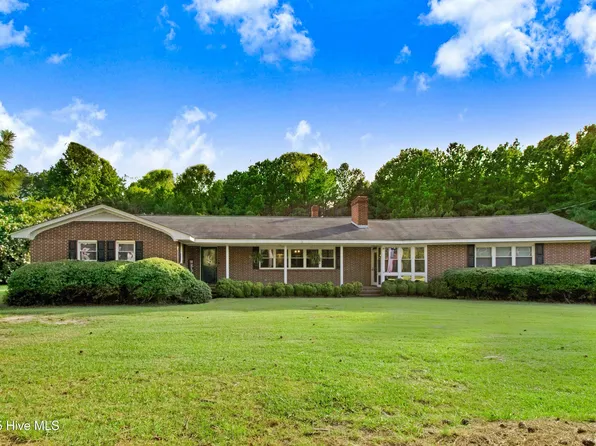 305 Washington Street NW, Pikeville, NC 27863