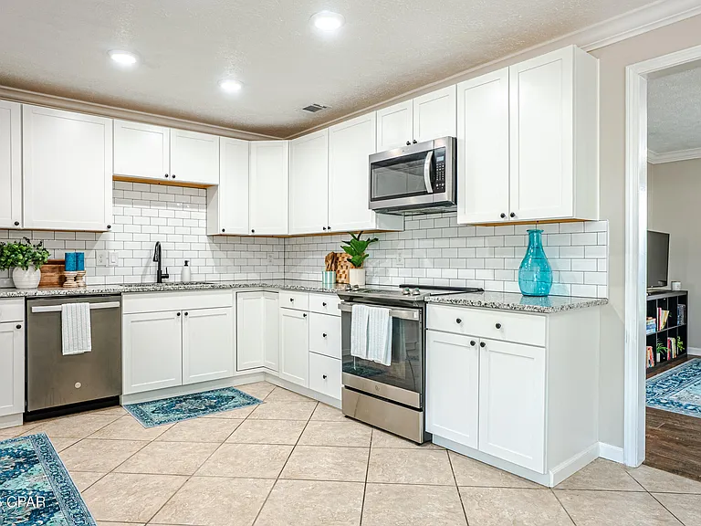 3015 Stanford Rd — Photo 10