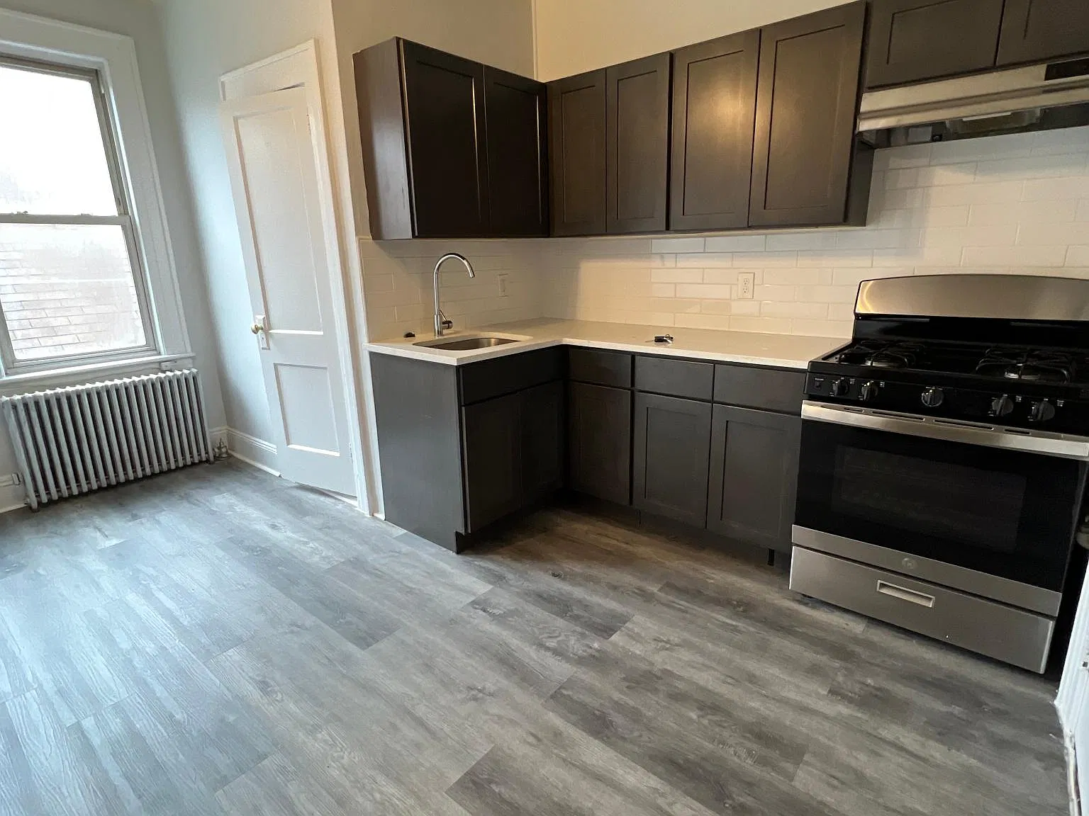 1 bed, 100 sqft, $1,500 — Photo 2