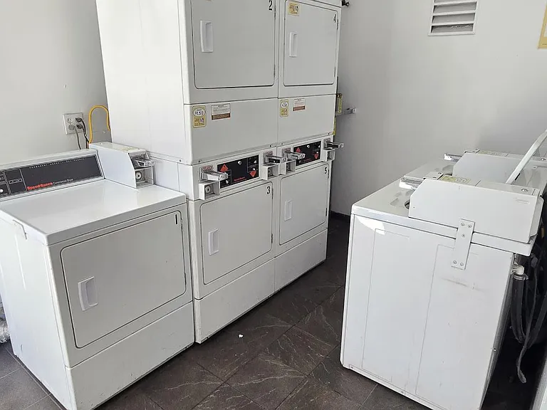 Asher St. Apartments — Photo 13