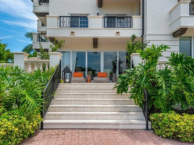 2514 Fisher Island Dr #6104 — Photo 40
