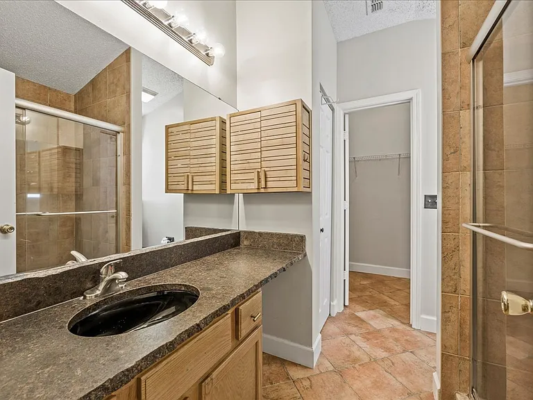1073 Stocks St — Photo 20