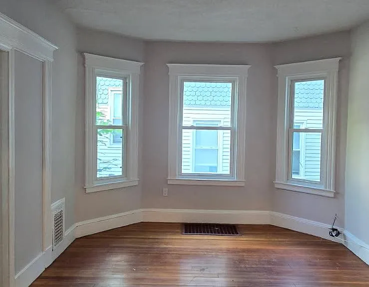 37-39 W Raymond St — Photo 5