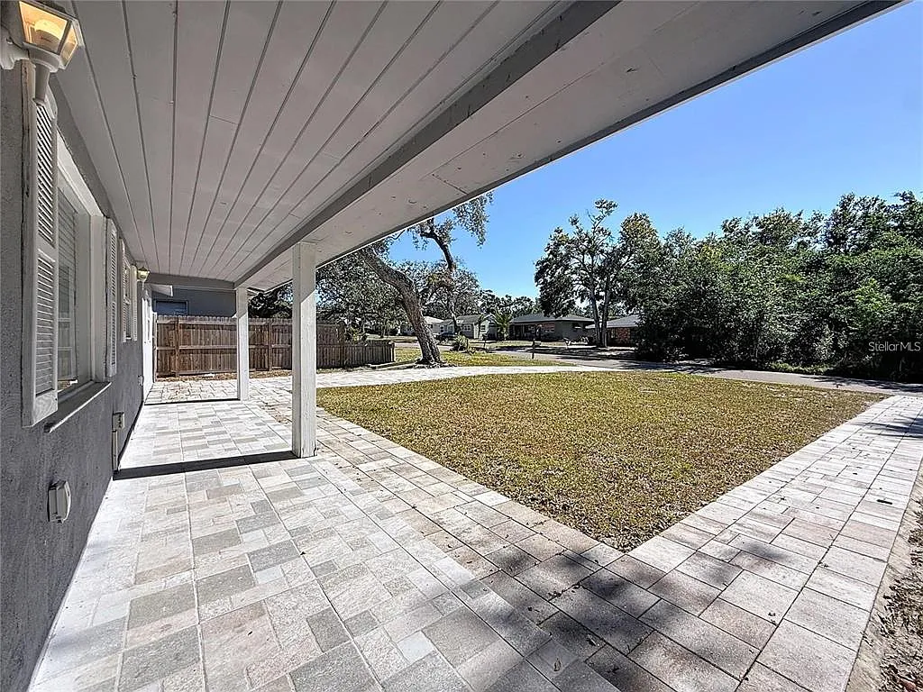 3 bed, 3.0 bath, 1560 sqft, $2,995 — Photo 3