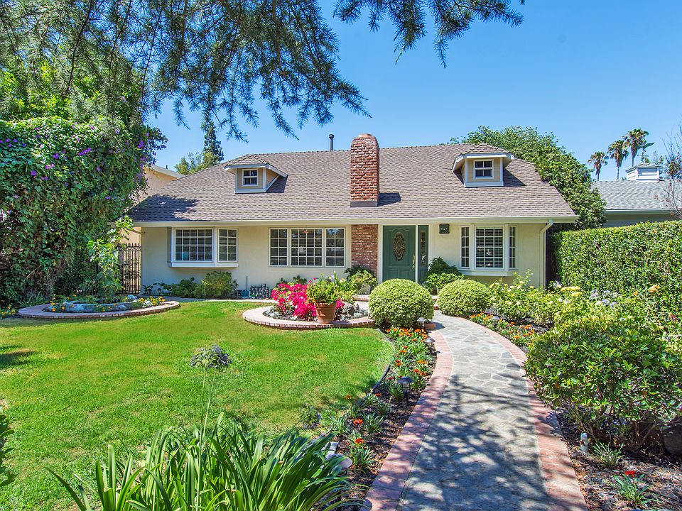 1st image of 13619 Chandler Blvd