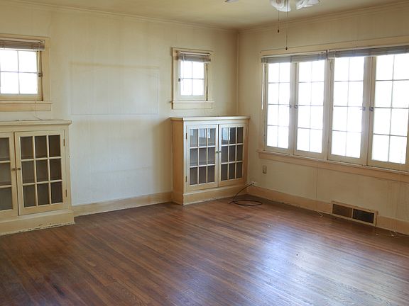 2nd image of 226 Okanogan Ave