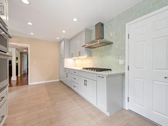 5th image of 726 Henderson Ave