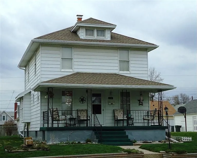 2919 Dwight Ave photo 1