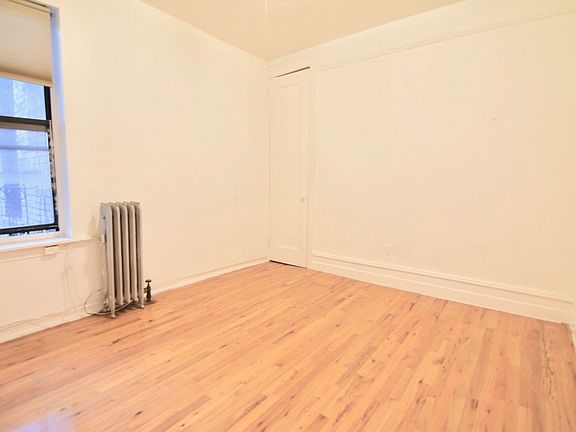 5th image of 540 Manhattan Ave #J4