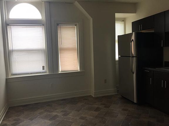 3rd image of 202 E King St