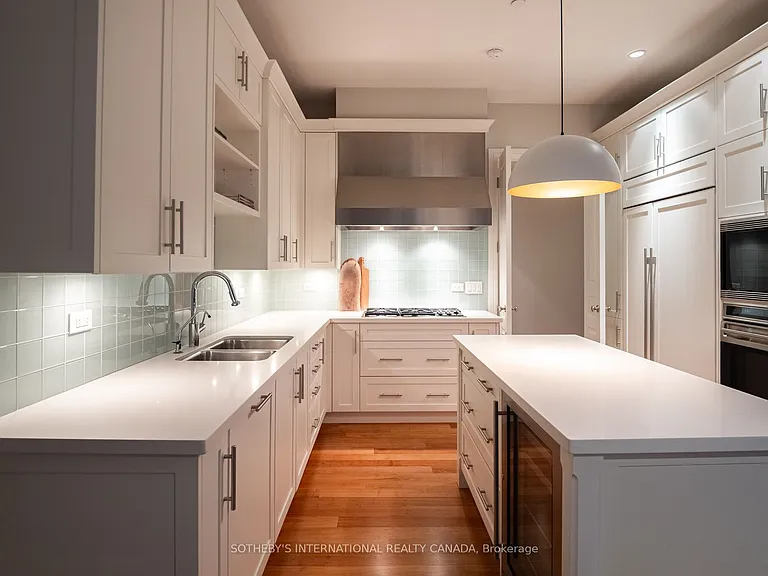 183 Wellington St W #4301 — Photo 13