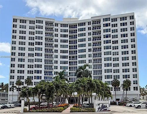 3505 S Ocean Dr #420 Photo 1
