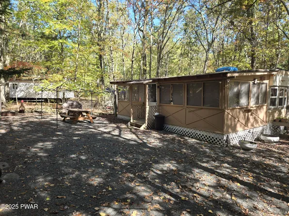 146 Paupack Dr, Shohola, PA 18458