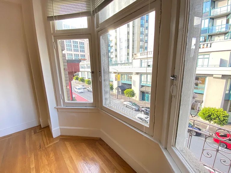 851 OFarrell Street — Photo 24