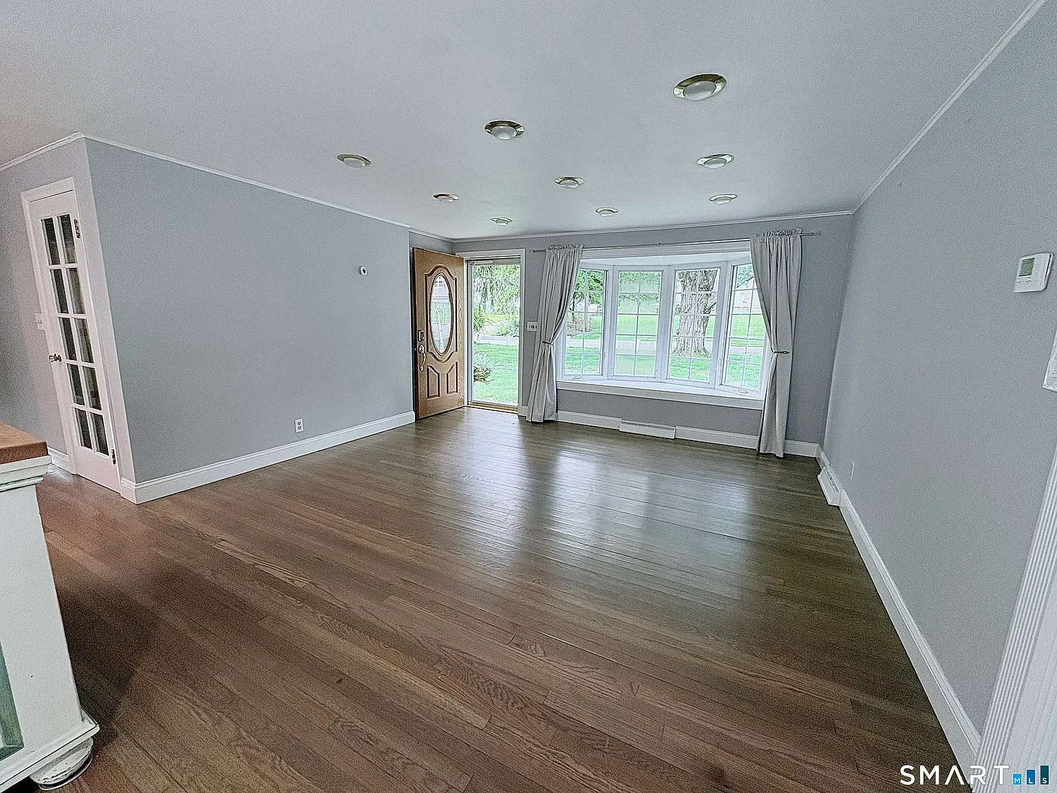3 bed, 1.0 bath, 1276 sqft, $3,400 — Photo 2