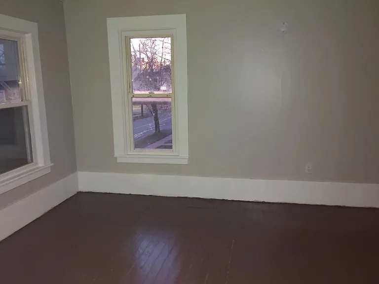 126 Osborne St #2 — Photo 4