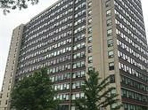 120 Duke St #805, Hamilton, ON L8P 4T1