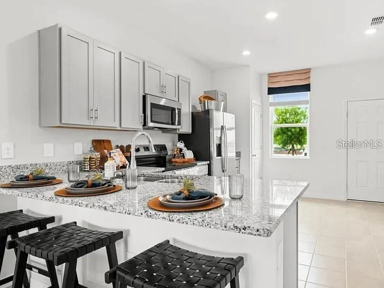 2852 Skyline Loop — Photo 1