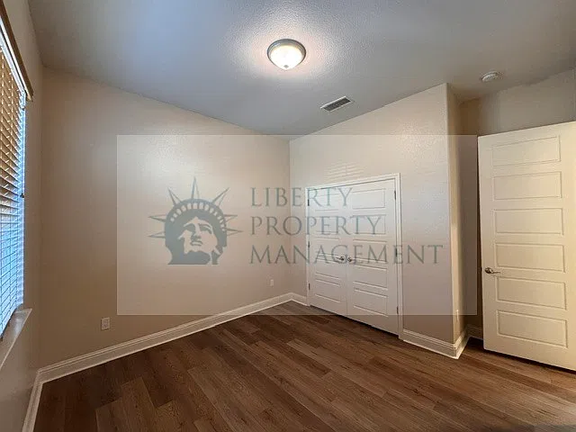 4 bed, 2019 sqft, $2,895 — Photo 4
