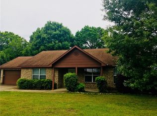 1415 Caldwell Ln, Smithville, TX 78957