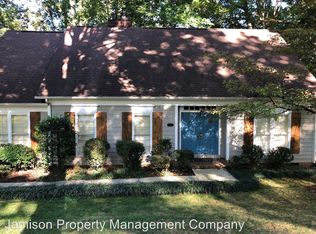 925 Reverdy Ln, Matthews, NC 28105